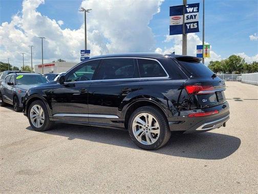 2021 Audi Q7 45 Premium