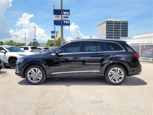 2021 Audi Q7 45 Premium