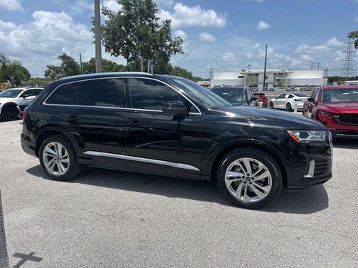 2021 Audi Q7 45 Premium