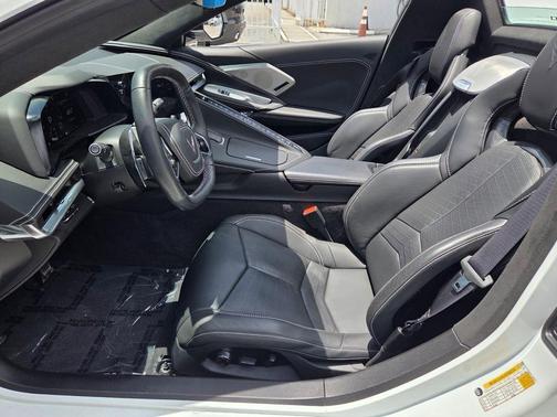 Arctic White 2023 Chevrolet Corvette Stingray w/3LT