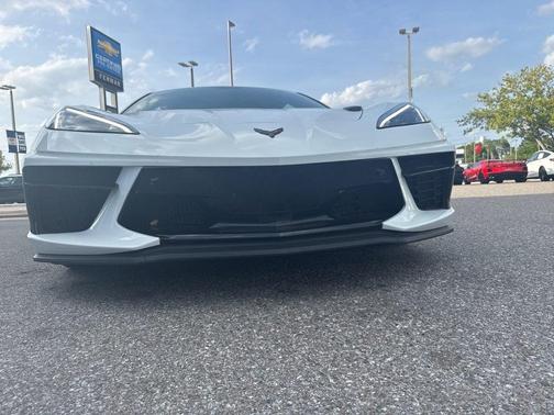 Arctic White 2023 Chevrolet Corvette Stingray w/3LT