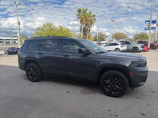 2025 Jeep Grand Cherokee L Laredo