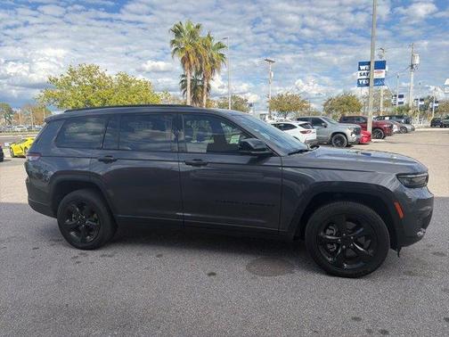 2025 Jeep Grand Cherokee L Laredo
