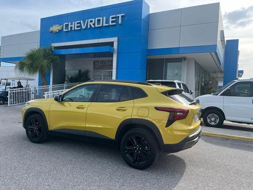 Nitro Yellow 2025 Chevrolet Trax ACTIV