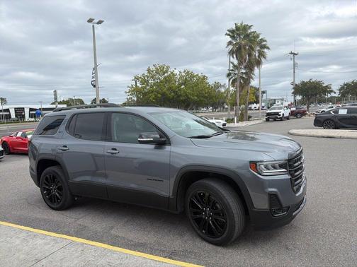 2022 GMC Acadia SLT