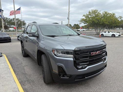 2022 GMC Acadia SLT