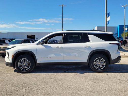 2025 Chevrolet Traverse LT