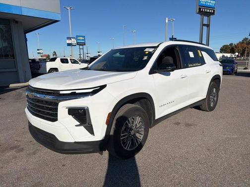 2025 Chevrolet Traverse LT