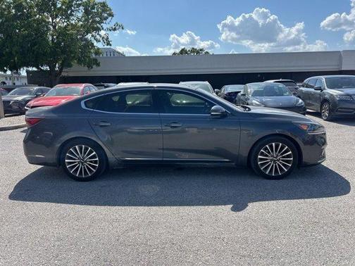 2017 Kia Cadenza Premium