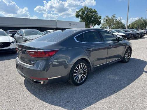 2017 Kia Cadenza Premium