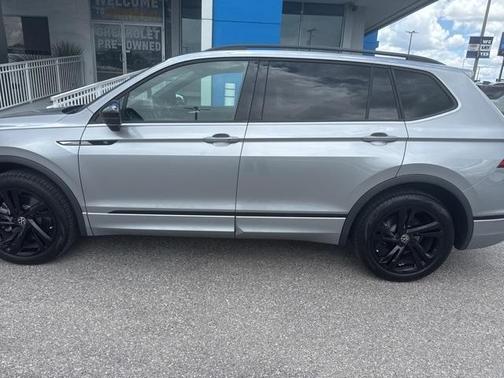 2024 Volkswagen Tiguan 2.0T SE R-Line Black