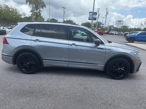2024 Volkswagen Tiguan 2.0T SE R-Line Black