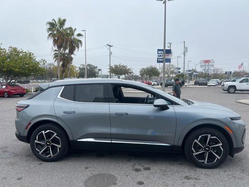 2025 Chevrolet Equinox EV LT