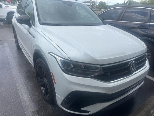 2024 Volkswagen Tiguan 2.0T SE R-Line Black