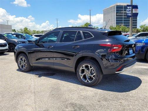2025 Chevrolet Trax LT
