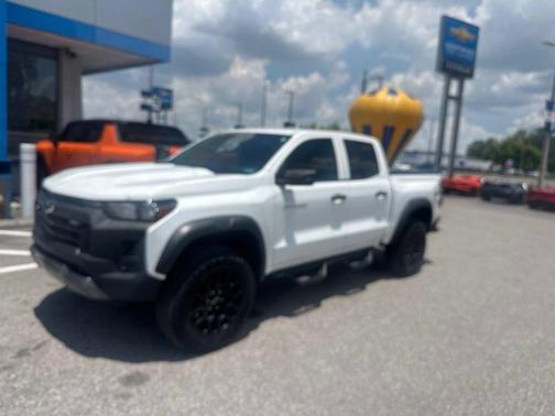Summit White 2023 Chevrolet Colorado Trail Boss