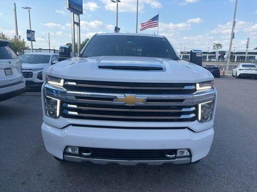 Summit White 2022 Chevrolet Silverado 2500 High Country