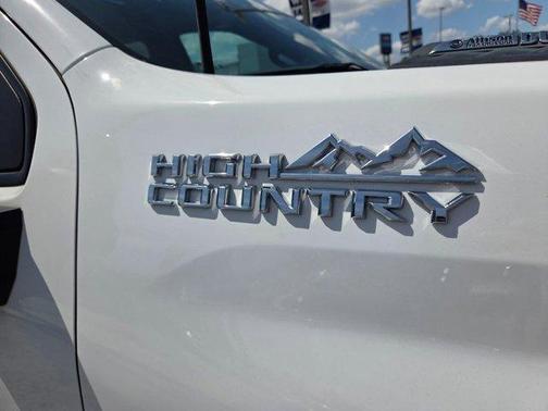 Summit White 2022 Chevrolet Silverado 2500 High Country