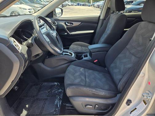 Brilliant Silver 2016 Nissan Rogue SV