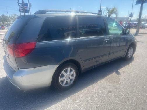 2008 Toyota Sienna 