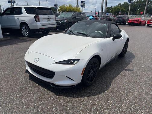 Snowflake White Pearl Mica 2025 Mazda MX-5 Miata Club