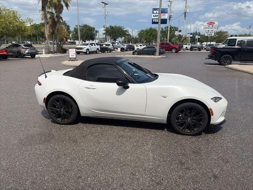 Snowflake White Pearl Mica 2025 Mazda MX-5 Miata Club
