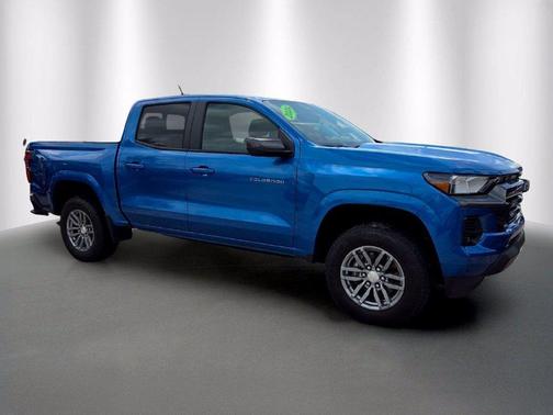 Glacier Blue Metallic 2024 Chevrolet Colorado LT