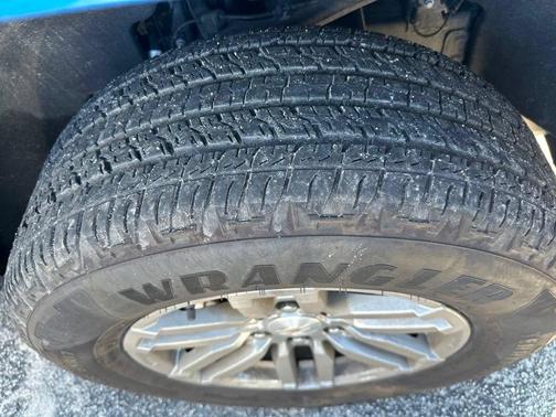 Glacier Blue Metallic 2024 Chevrolet Colorado LT