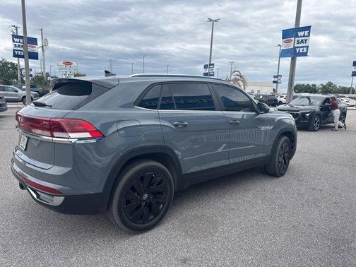 2024 Volkswagen Atlas Cross Sport 2.0T SE w/Technology