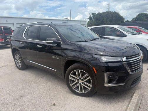 Mosaic Black Metallic 2023 Chevrolet Traverse High Country
