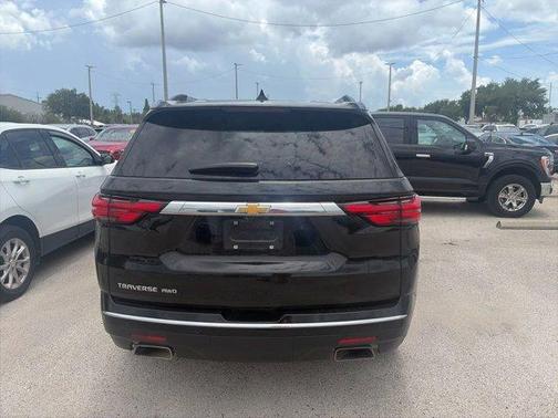 Mosaic Black Metallic 2023 Chevrolet Traverse High Country