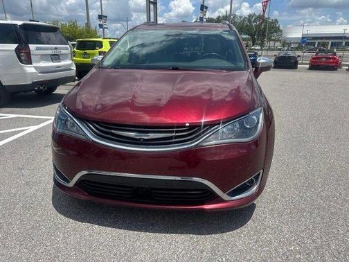 Velvet Red Pearlcoat 2017 Chrysler Pacifica Hybrid Platinum