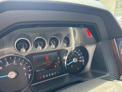 Black 2016 Ford F-250 Lariat