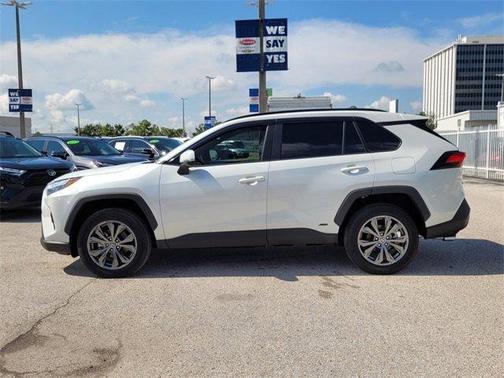 2025 Toyota RAV4 Hybrid XLE Premium
