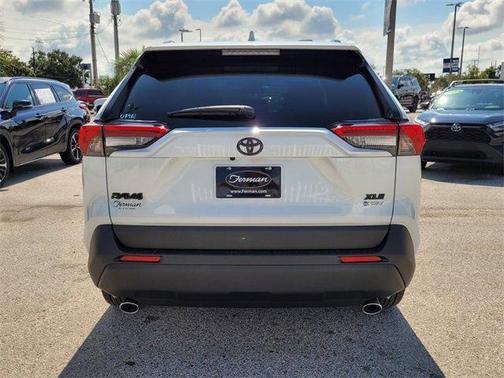 2025 Toyota RAV4 Hybrid XLE Premium