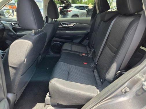 Gun Metallic 2018 Nissan Rogue SV