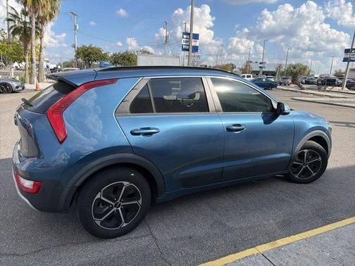 2023 Kia Niro EX