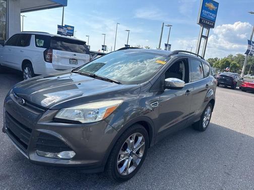 Gray 2016 Ford Escape SE