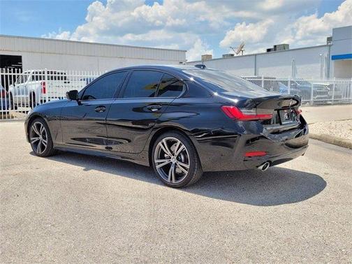 2023 BMW 330 i