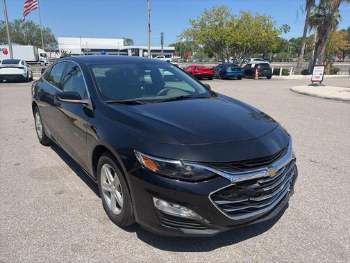 Mosaic Black Metallic 2022 Chevrolet Malibu LT