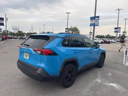 2021 Toyota RAV4 XLE