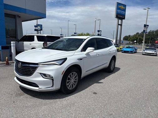 2023 Buick Enclave Essence