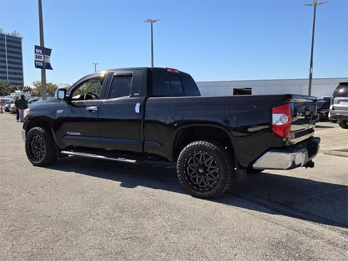 2017 Toyota Tundra SR5