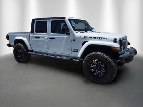 Bright White Clearcoat 2021 Jeep Gladiator Sport