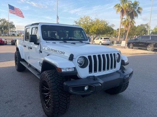 Bright White Clearcoat 2021 Jeep Gladiator Sport