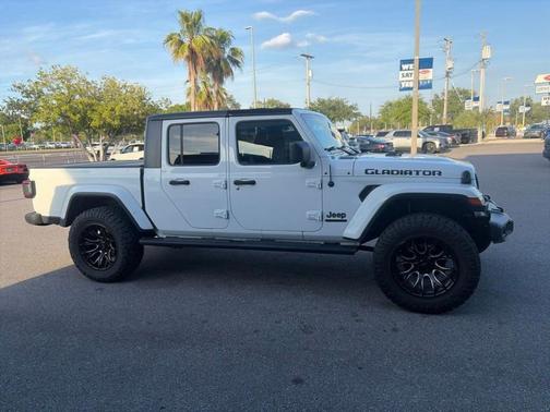 Bright White Clearcoat 2021 Jeep Gladiator Sport