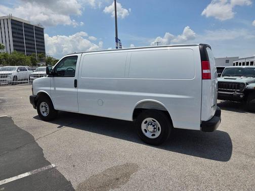 Summit White 2025 Chevrolet Express 2500 Work Van