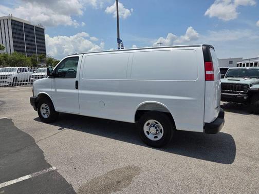 Summit White 2025 Chevrolet Express 2500 Work Van