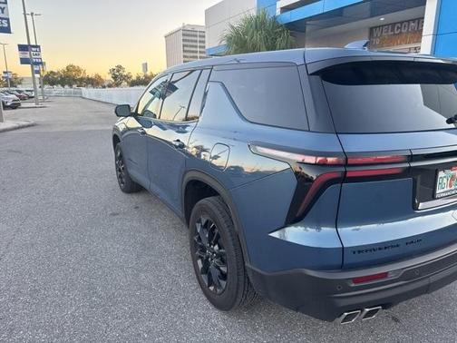 2024 Chevrolet Traverse LS