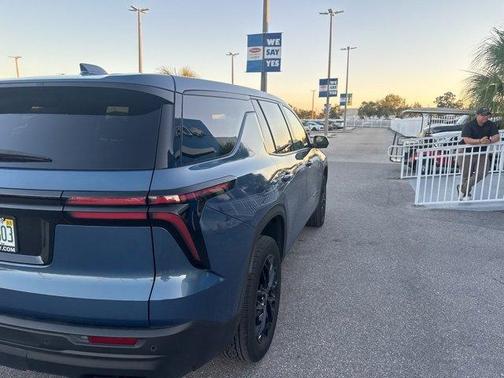 2024 Chevrolet Traverse LS